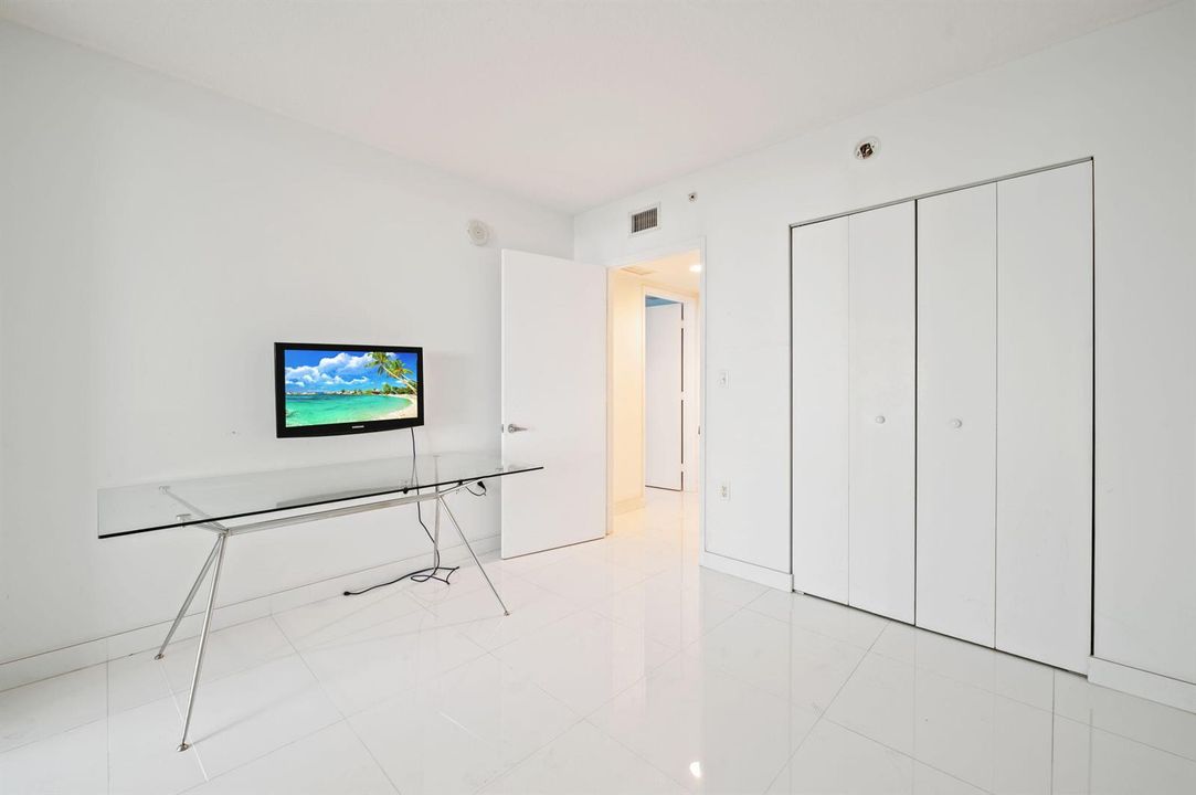 23-web-or-mls-200-sunny-isles-blvd-806