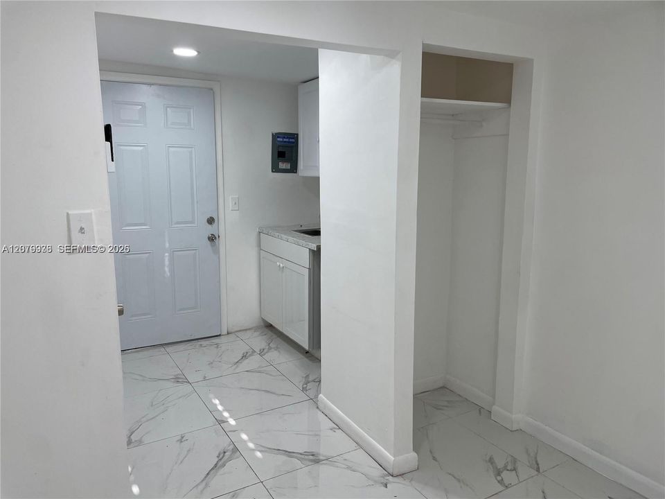En Renta: $1,000 (1 camas, 1 baños, 1528 Pies cuadrados)