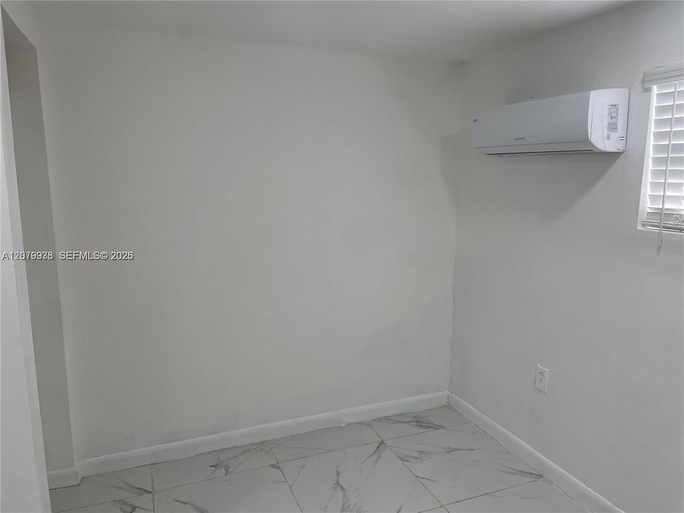 En Renta: $1,000 (1 camas, 1 baños, 1528 Pies cuadrados)