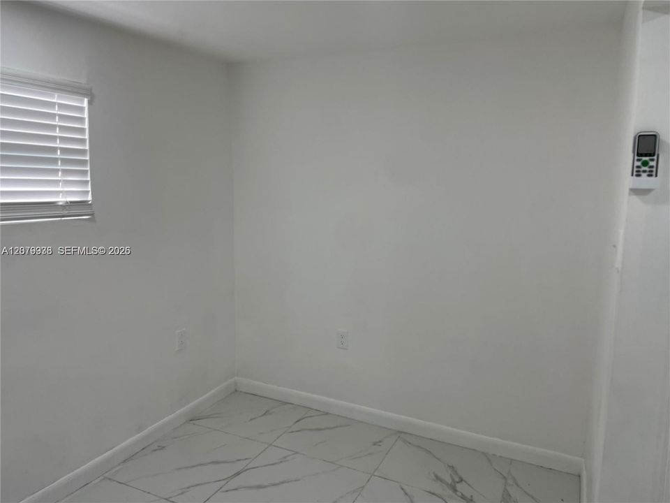En Renta: $1,000 (1 camas, 1 baños, 1528 Pies cuadrados)