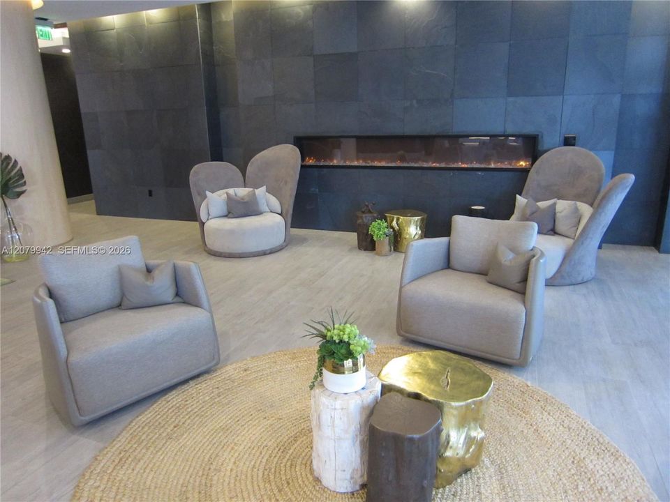 For Rent: $3,600 (1 beds, 1 baths, 745 Square Feet)