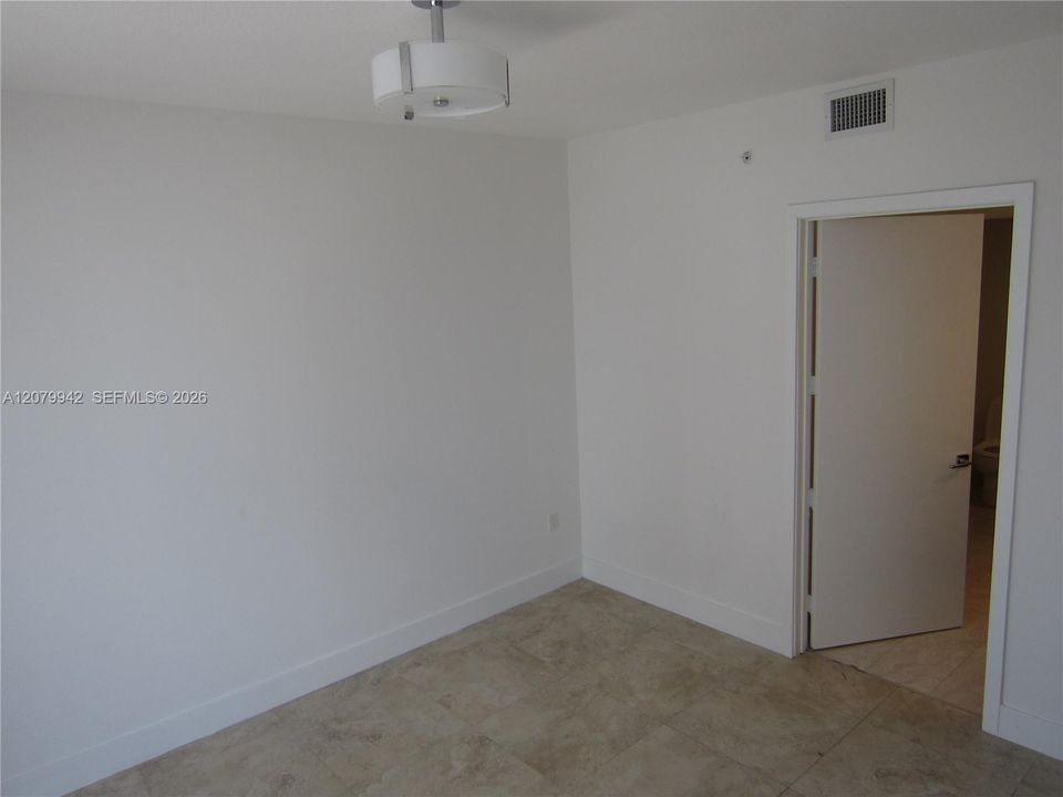 For Rent: $3,600 (1 beds, 1 baths, 745 Square Feet)