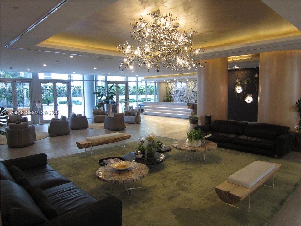 For Rent: $3,600 (1 beds, 1 baths, 745 Square Feet)