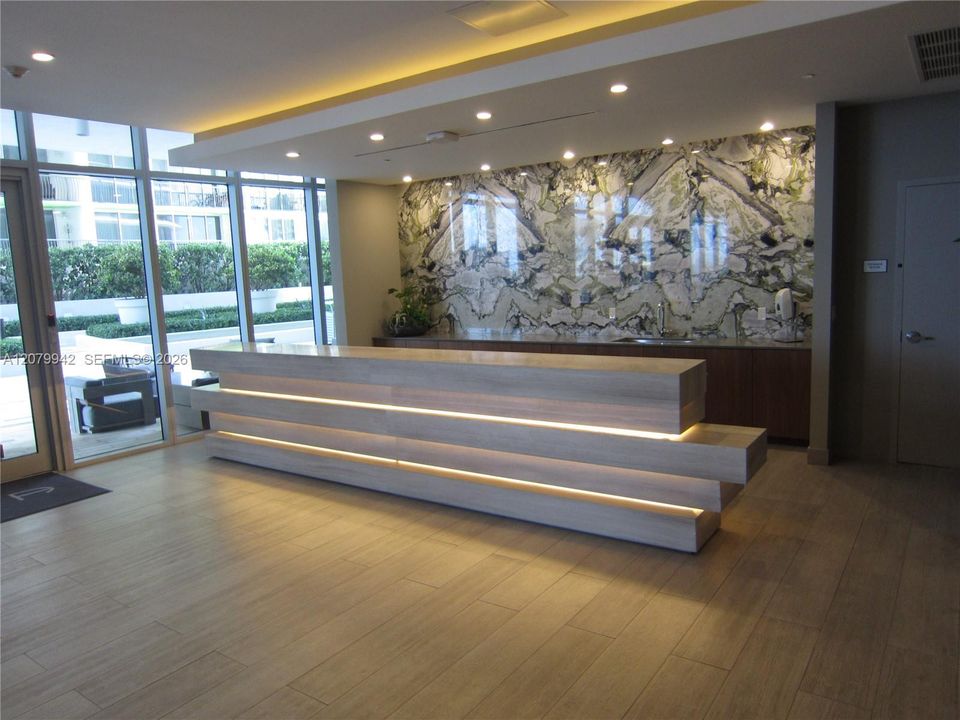 For Rent: $3,600 (1 beds, 1 baths, 745 Square Feet)