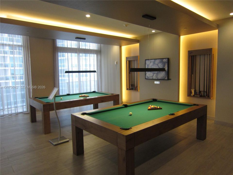 For Rent: $3,600 (1 beds, 1 baths, 745 Square Feet)