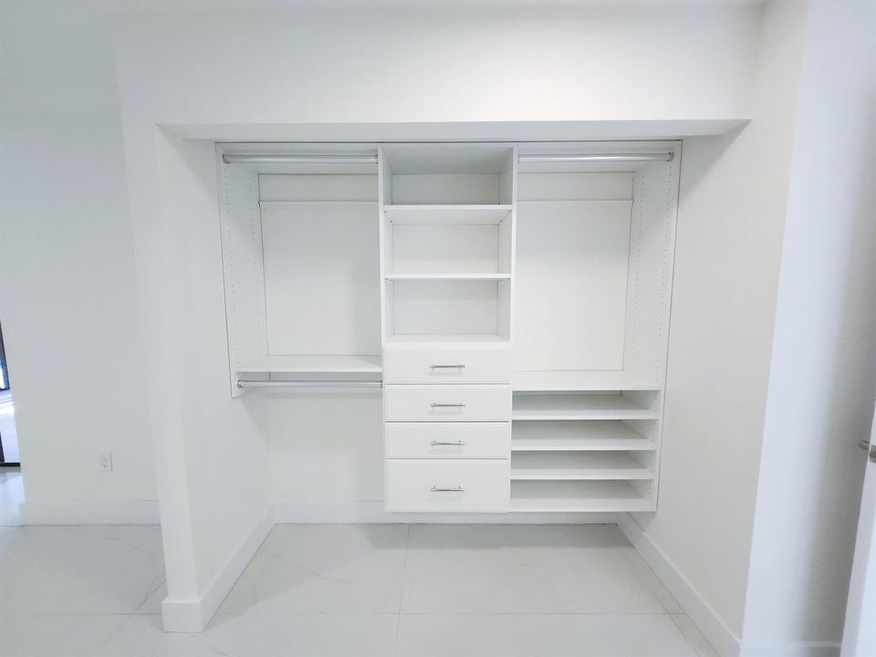 pp mb closet2