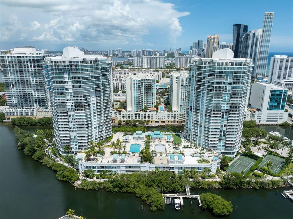 For Rent: $13,700 (3 beds, 3 baths, 2340 Square Feet)