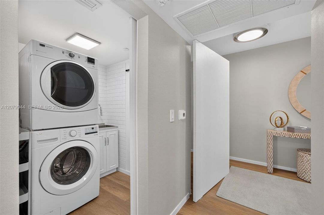 For Rent: $13,700 (3 beds, 3 baths, 2340 Square Feet)