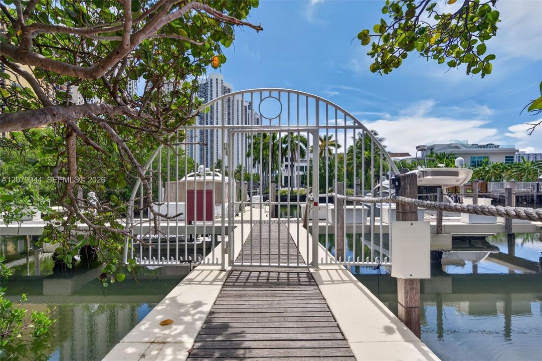 For Rent: $13,700 (3 beds, 3 baths, 2340 Square Feet)