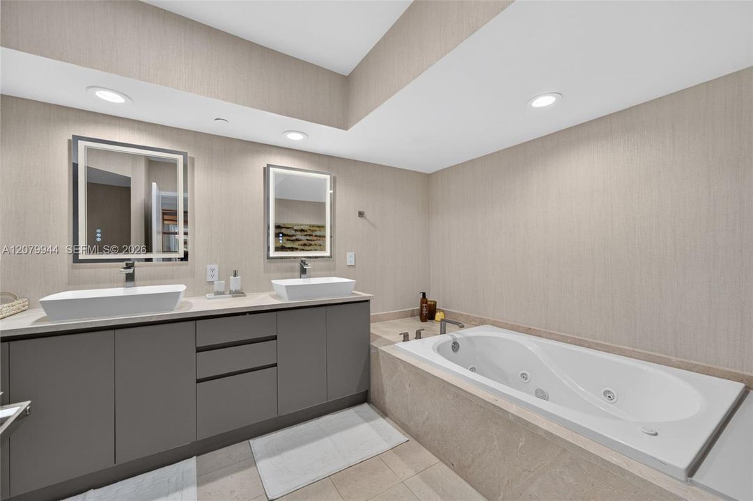 For Rent: $13,700 (3 beds, 3 baths, 2340 Square Feet)
