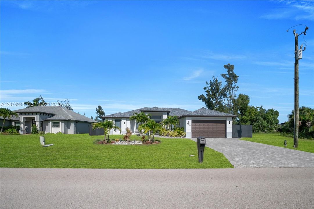 For Sale: $729,900 (3 beds, 3 baths, 1987 Square Feet)