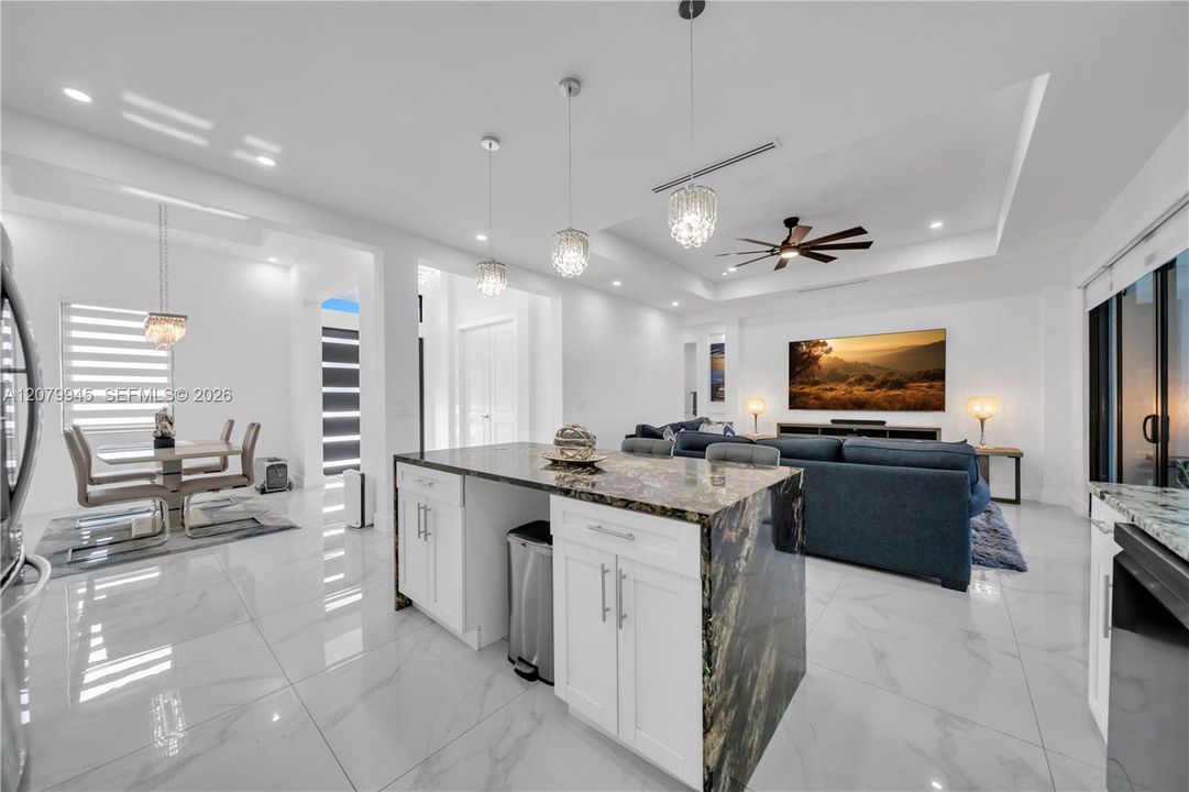 For Sale: $729,900 (3 beds, 3 baths, 1987 Square Feet)