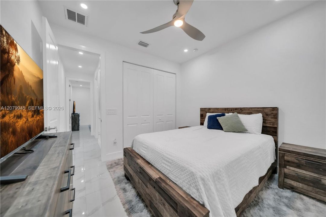 For Sale: $729,900 (3 beds, 3 baths, 1987 Square Feet)