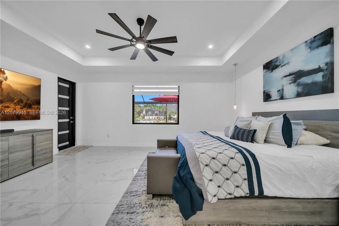 For Sale: $729,900 (3 beds, 3 baths, 1987 Square Feet)