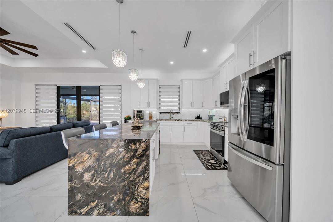 For Sale: $729,900 (3 beds, 3 baths, 1987 Square Feet)