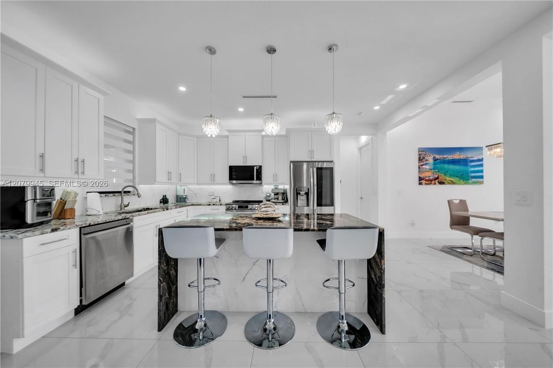 For Sale: $729,900 (3 beds, 3 baths, 1987 Square Feet)