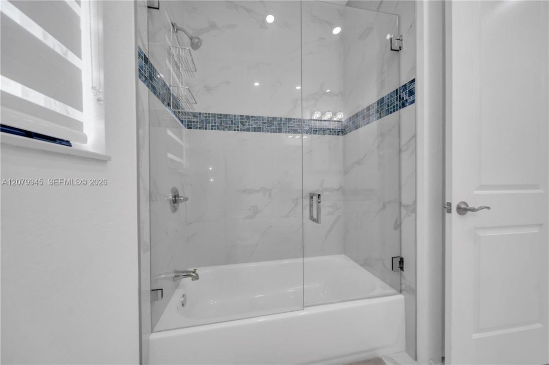 For Sale: $729,900 (3 beds, 3 baths, 1987 Square Feet)