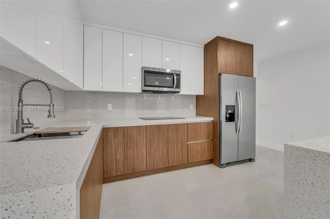 На продажу: $649,900 (5 спален, 3 ванн, 2541 Квадратных фут)