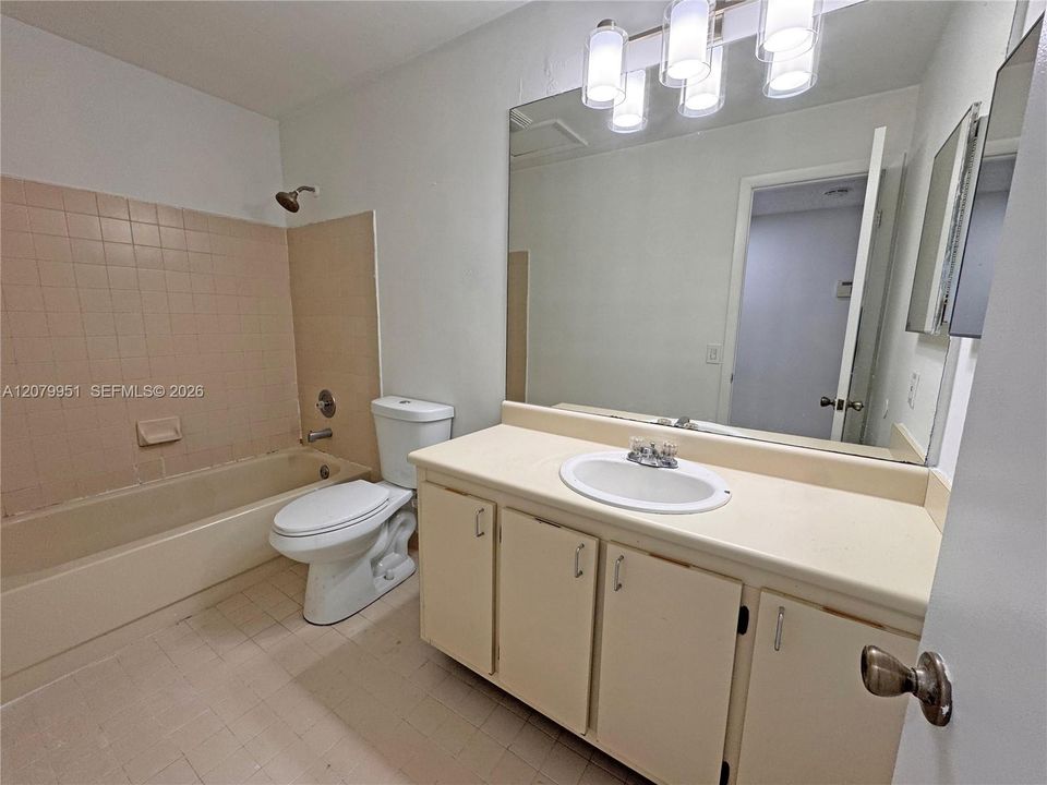 На продажу: $259,900 (3 спален, 2 ванн, 1160 Квадратных фут)