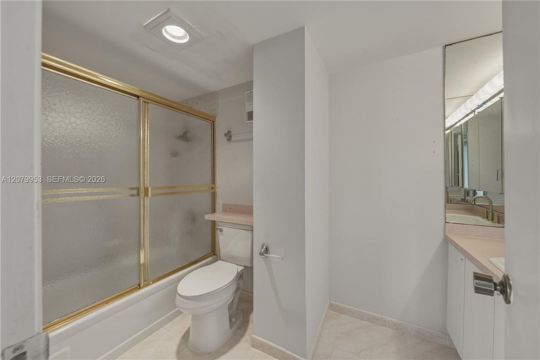 На продажу: $239,000 (3 спален, 2 ванн, 1310 Квадратных фут)