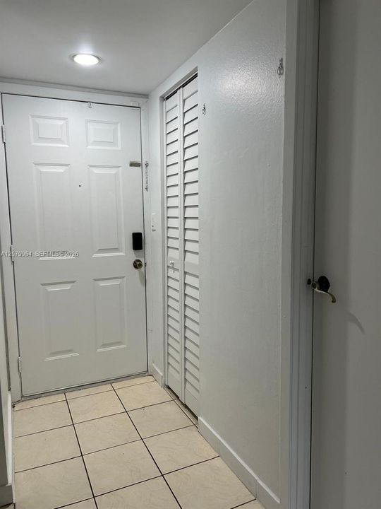 В аренду: $1,750 (1 спален, 1 ванн, 982 Квадратных фут)