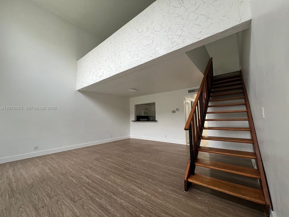 В аренду: $1,750 (1 спален, 1 ванн, 982 Квадратных фут)
