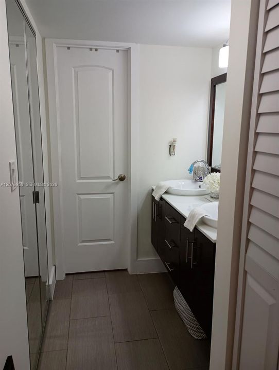 В аренду: $1,800 (1 спален, 1 ванн, 0 Квадратных фут)