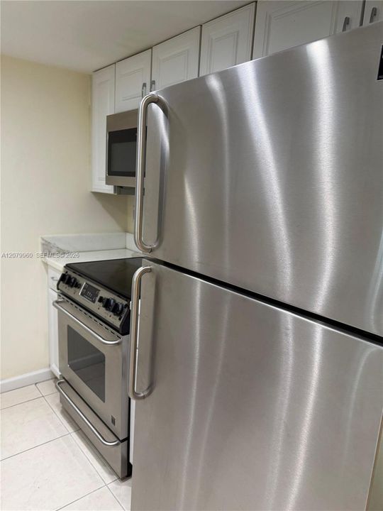 For Rent: $3,200 (1 beds, 1 baths, 1138 Square Feet)