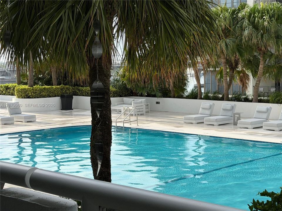 For Rent: $3,200 (1 beds, 1 baths, 1138 Square Feet)
