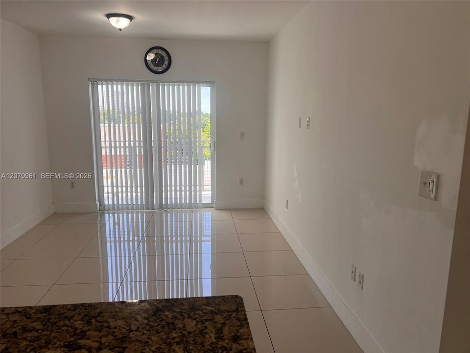 For Rent: $2,250 (2 beds, 2 baths, 826 Square Feet)