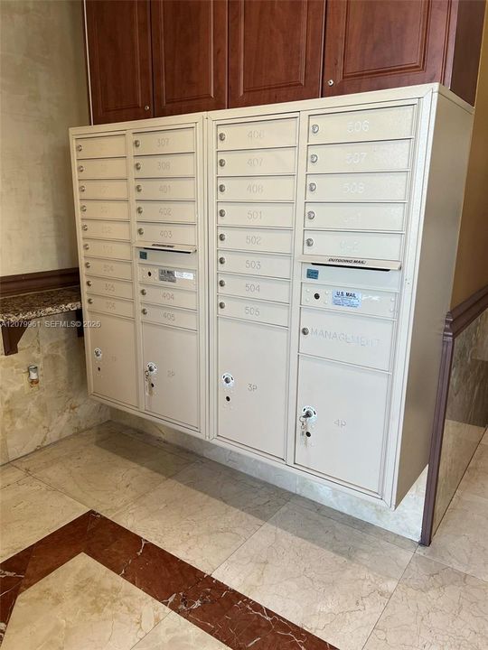For Rent: $2,250 (2 beds, 2 baths, 826 Square Feet)