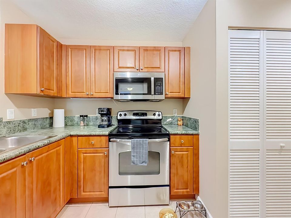 519 E Sheridan Street #404-23