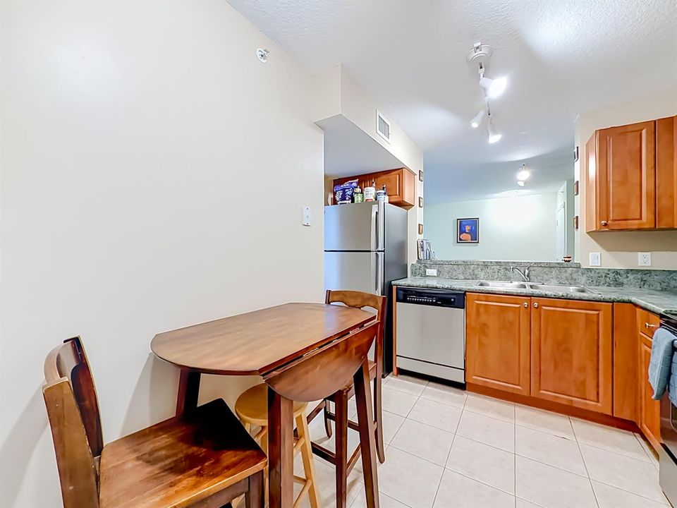 519 E Sheridan Street #404-28