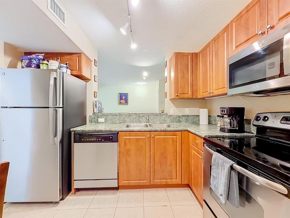 519 E Sheridan Street #404-30