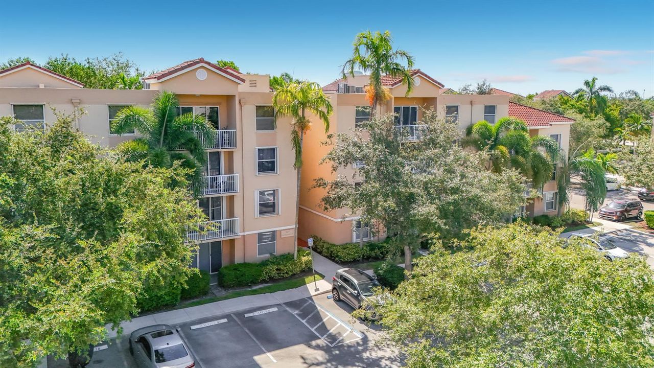 519 E Sheridan Street #404-11