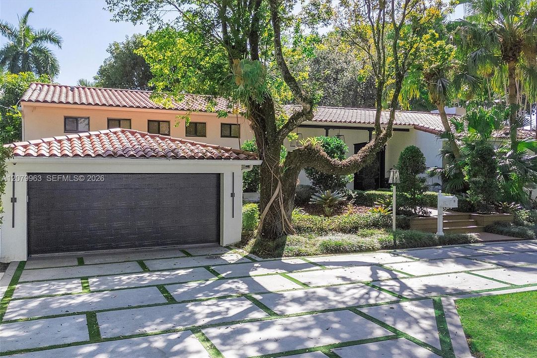 For Sale: $3,550,000 (5 beds, 5 baths, 3193 Square Feet)