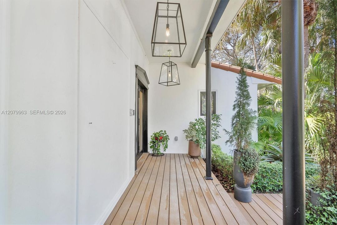 For Sale: $3,550,000 (5 beds, 5 baths, 3193 Square Feet)