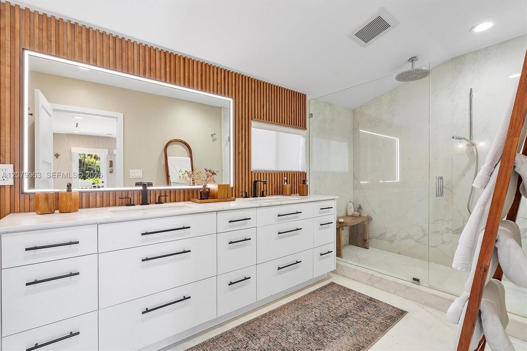 For Sale: $3,550,000 (5 beds, 5 baths, 3193 Square Feet)