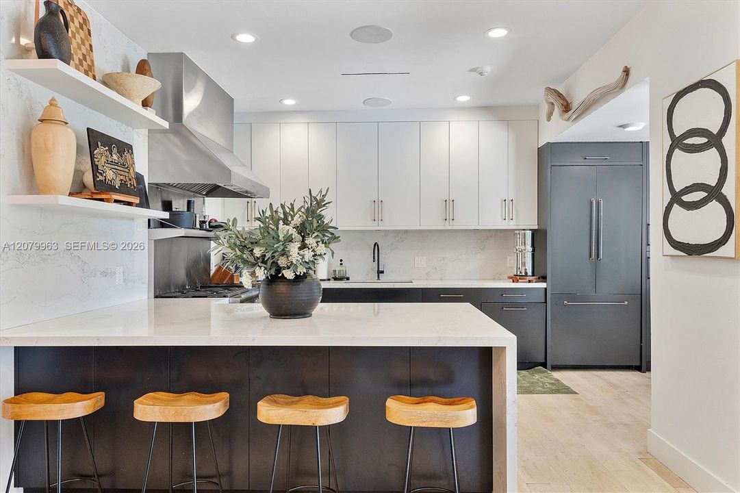 For Sale: $3,550,000 (5 beds, 5 baths, 3193 Square Feet)