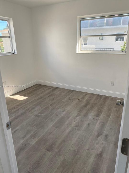 For Rent: $1,900 (2 beds, 1 baths, 1568 Square Feet)