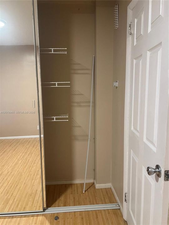 For Rent: $1,950 (1 beds, 1 baths, 660 Square Feet)