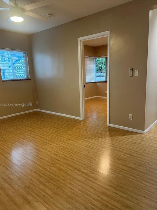 For Rent: $1,950 (1 beds, 1 baths, 660 Square Feet)