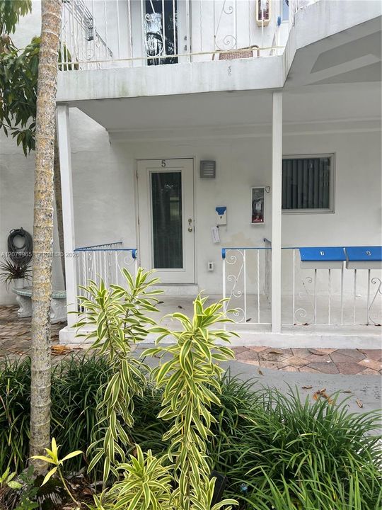 For Rent: $1,950 (1 beds, 1 baths, 660 Square Feet)