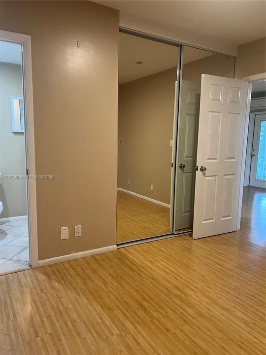For Rent: $1,950 (1 beds, 1 baths, 660 Square Feet)