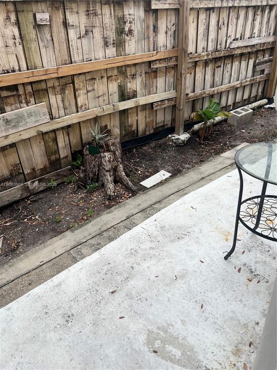 For Rent: $1,950 (1 beds, 1 baths, 660 Square Feet)