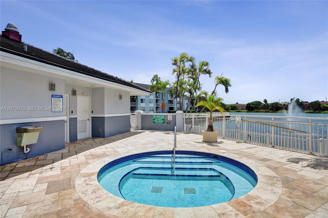 For Sale: $265,000 (2 beds, 2 baths, 1123 Square Feet)