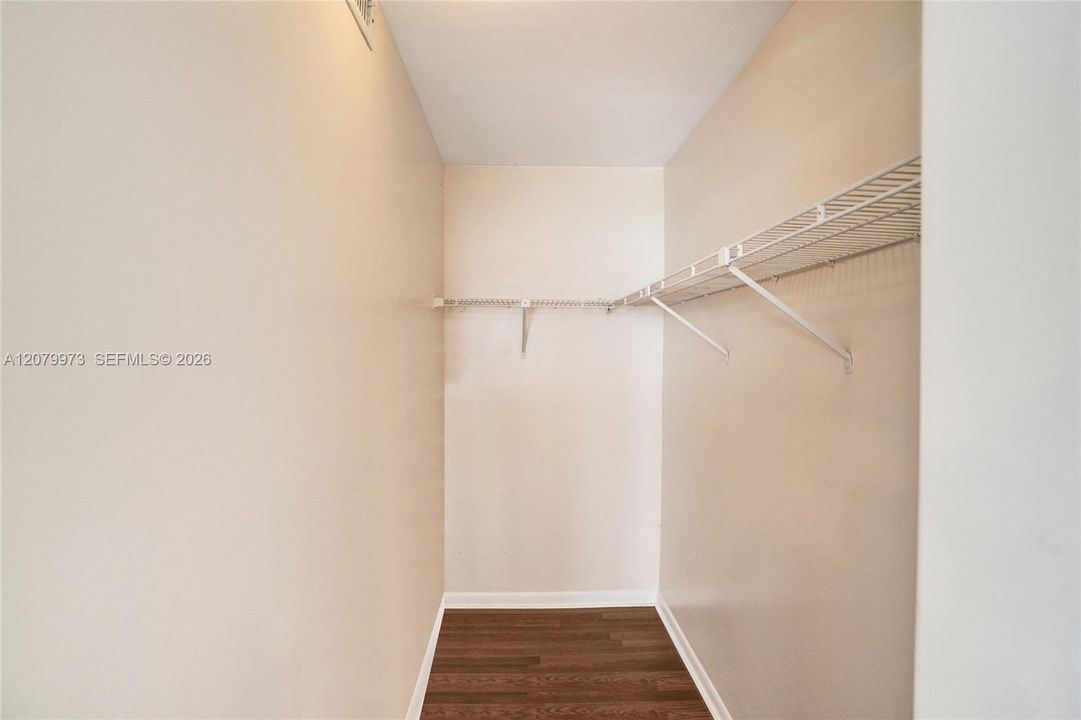 For Sale: $265,000 (2 beds, 2 baths, 1123 Square Feet)
