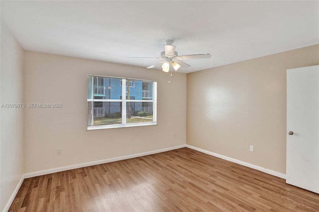 For Sale: $265,000 (2 beds, 2 baths, 1123 Square Feet)