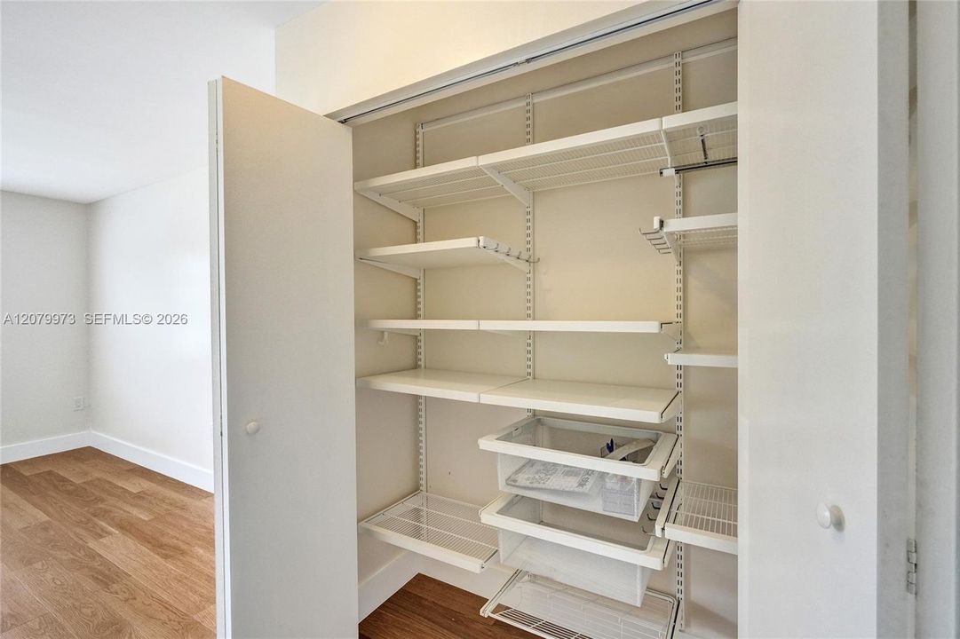 For Sale: $265,000 (2 beds, 2 baths, 1123 Square Feet)