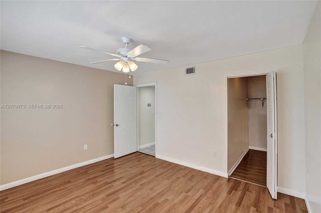 For Sale: $265,000 (2 beds, 2 baths, 1123 Square Feet)